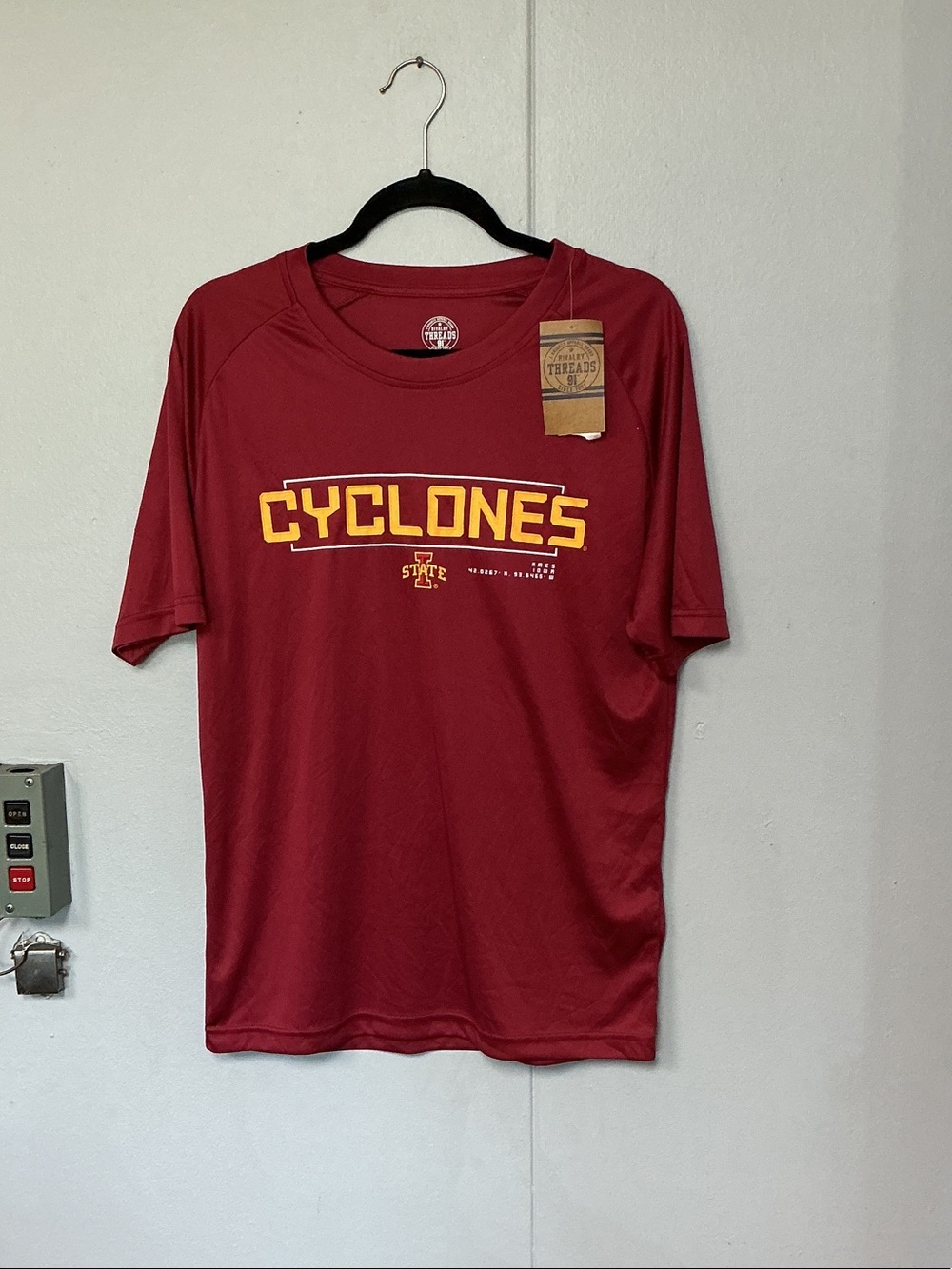 Rivalry Threads Men’s Iowa State Cyclones Short Sleeve Tee